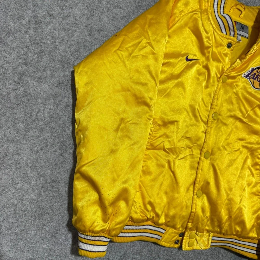 Nike Team Los Angeles Lakers Satin Varsity Jacket Kids Medium 12/14 Yellow NBA